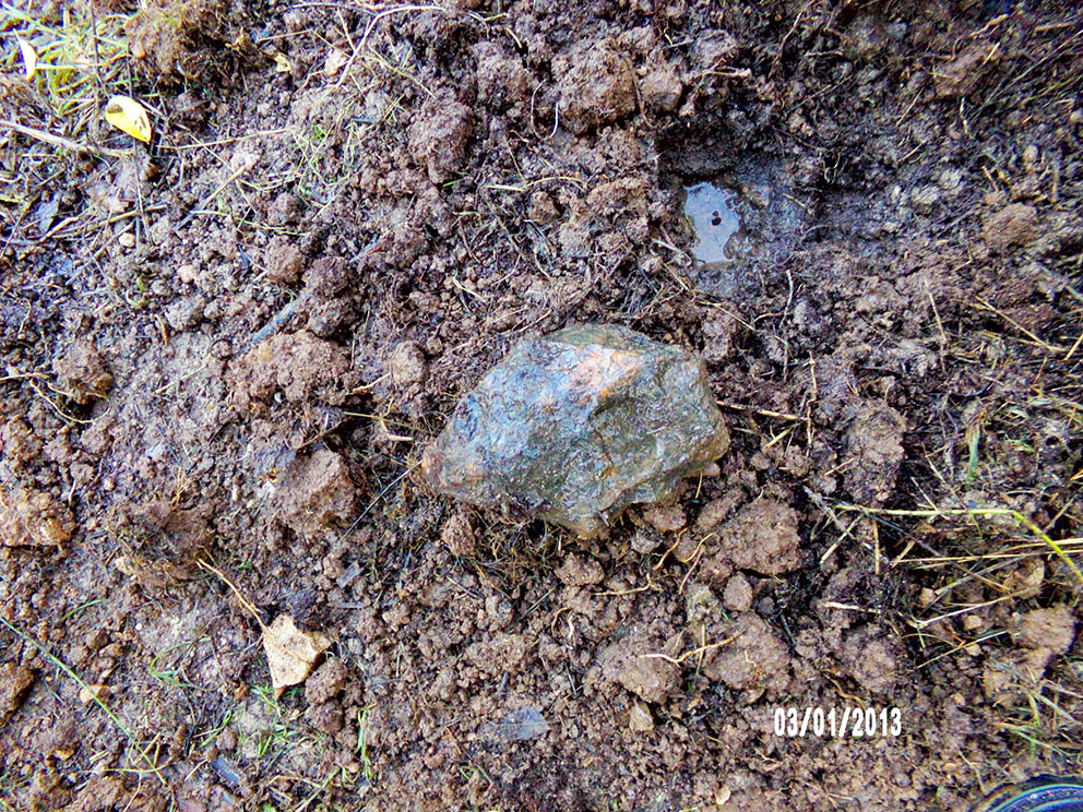 météorite sortie de terre